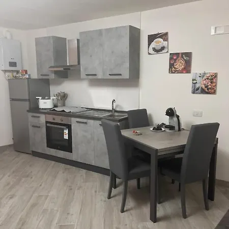 Mareluna Gradoni Di Chiaia * Νάπολη